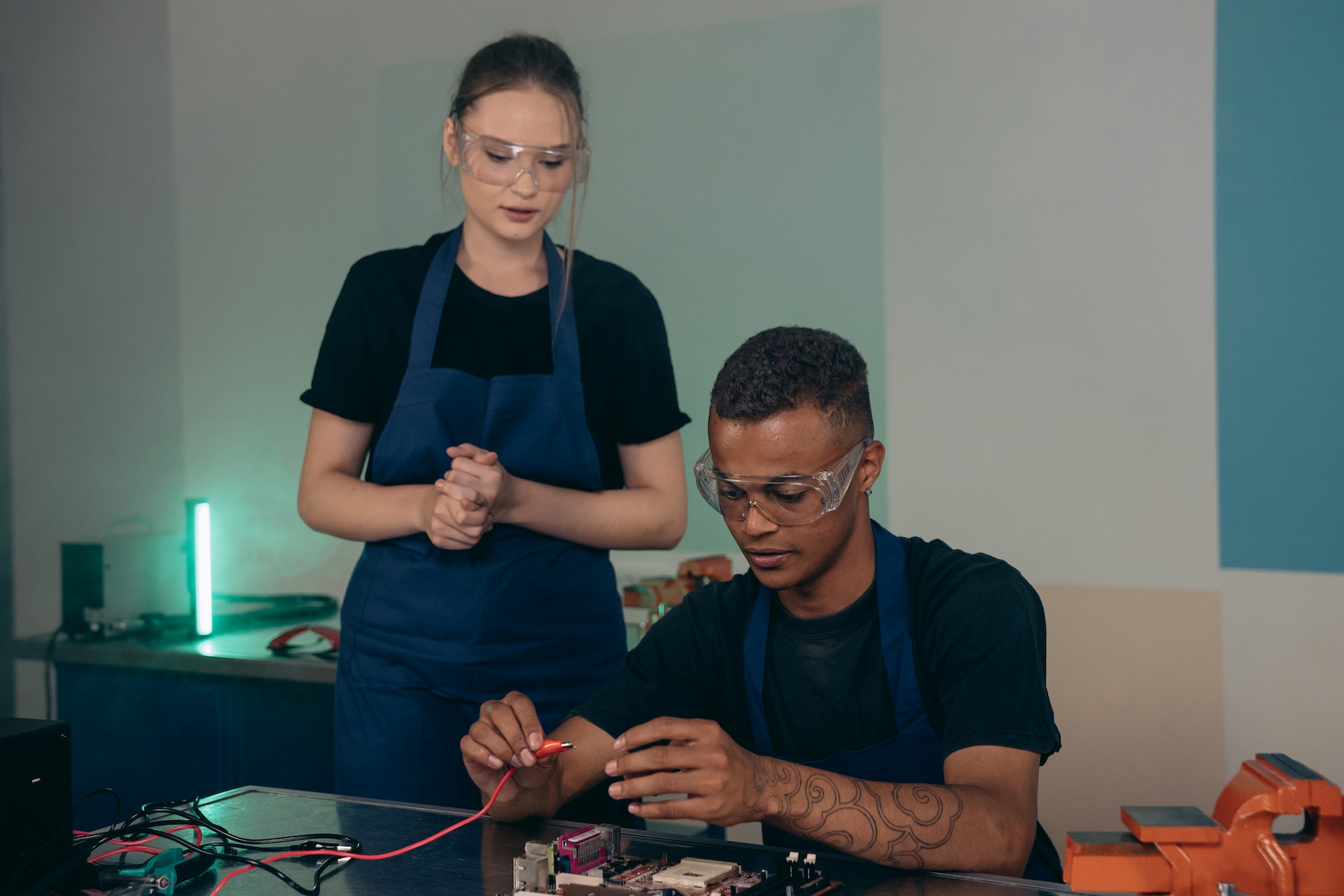 smart manufacturing man and woman 1